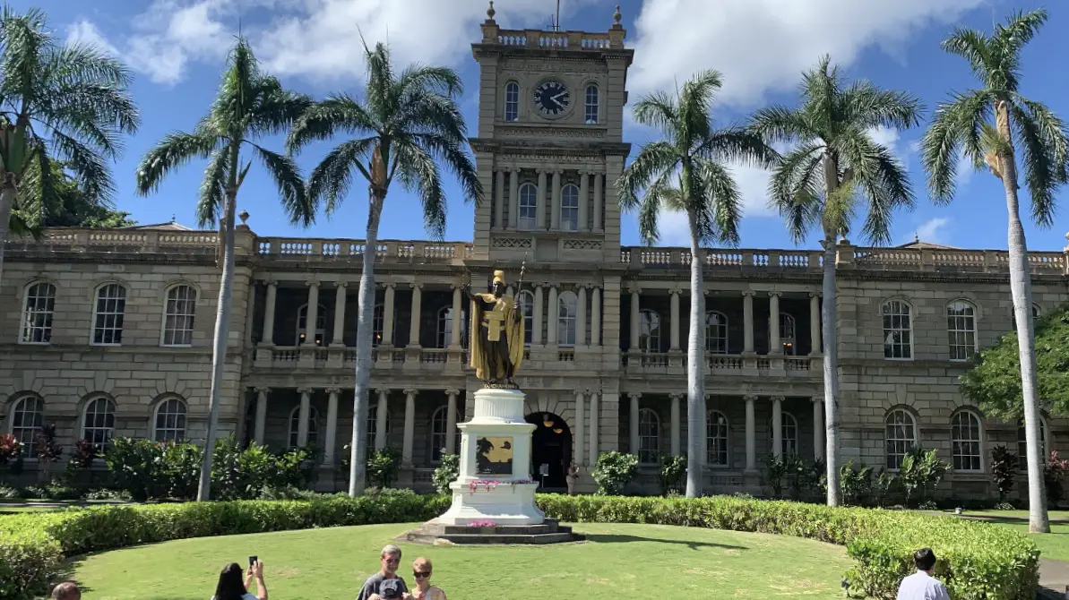 kamehameha statue landmark hawaii