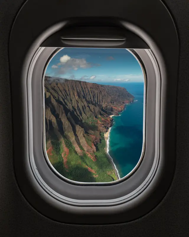 view hawaii island from plane